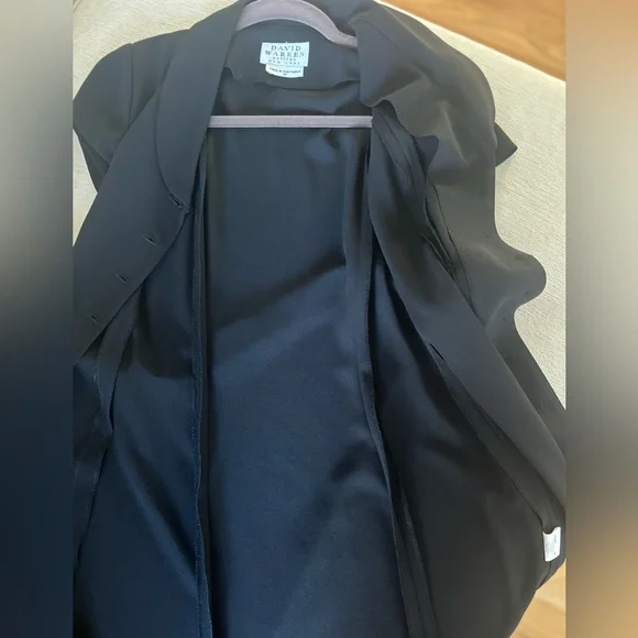 Elegant Black Button-Down Midi Dress - Picture 6 of 10